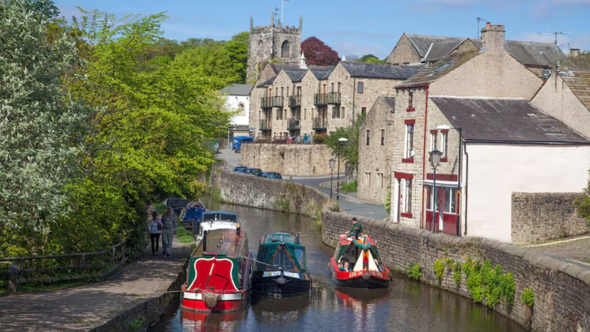 UK Property Portal Rightmove Faces $2 Billion Lawsuit Over Agent Fees