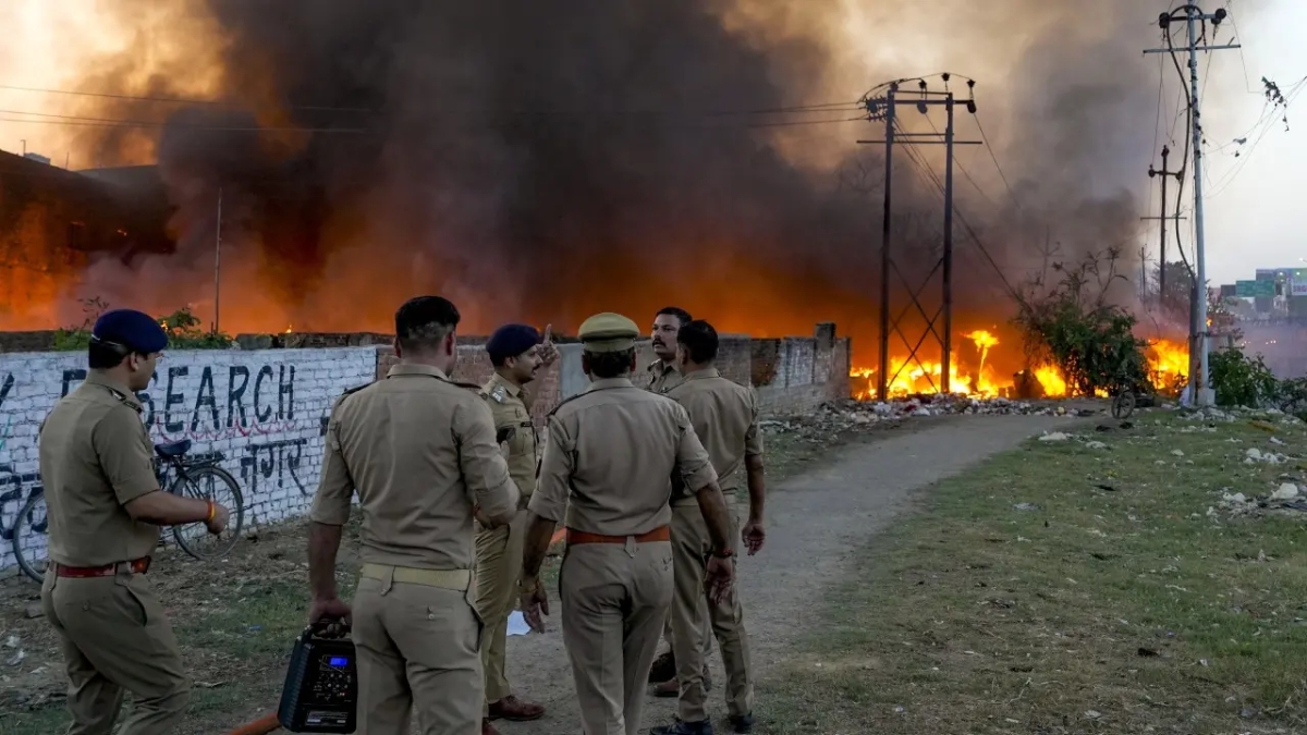 Experts Call for Safer, Planned Slum Housing in Lucknow After Vikas Nagar Fire