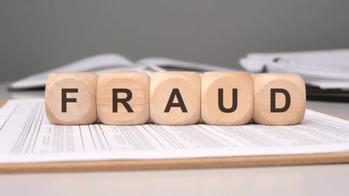 Four Accused Defraud 80 Buyers of 3.48 Crore in Fake Land Scam