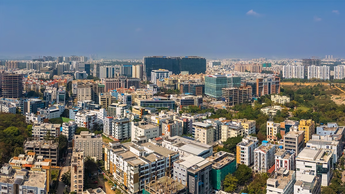 Hyderabad Leads South India's Luxury Housing Market with ₹8,562 Crore Sales in FY26: Report
