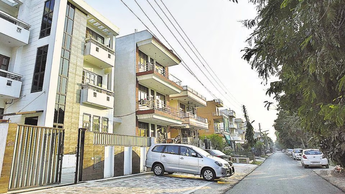 Over 1,000 Homes Flout Stilt Parking Norms in Gurugram, DLF Phases Top List